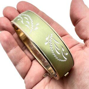 Vintage Hobe' Womens Bracelet Green Etched Design Gold Tone 7 Inch